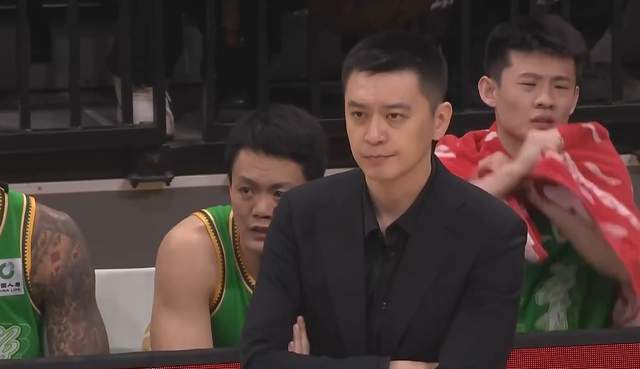 乐鱼官方网站-输宿敌30分输黑马16分！四冠王形势岌岌可危，杨鸣离下课还远吗？